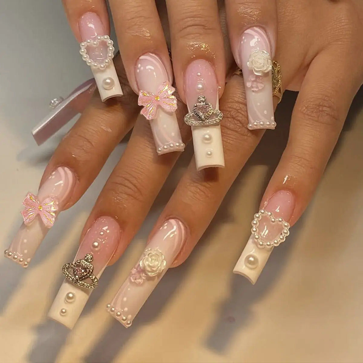 10 Handmade High-quality 3D Design Full Cover Fake Nails Wholesale Brand Logo Press-on Nails for Finger Application Black White