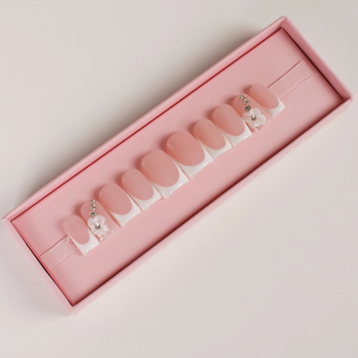 Wholesale Short UV Gel Finished Full Cover Reusable ABS Hand Press on Design Nails with Glue for Fingers