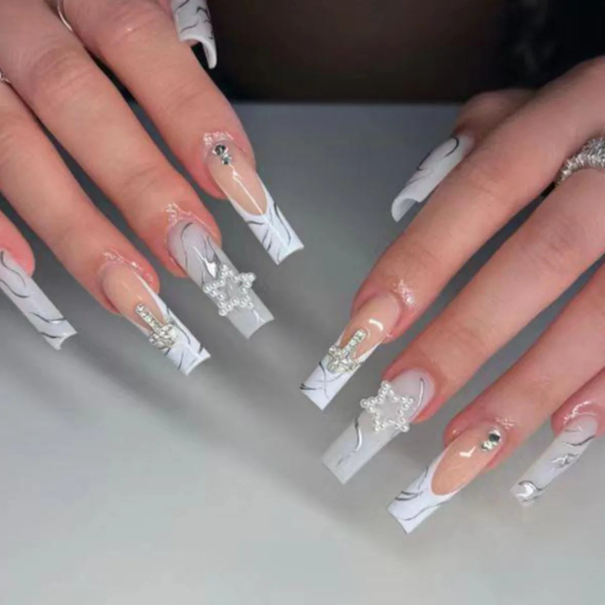10 Handmade High-quality 3D Design Full Cover Fake Nails Wholesale Brand Logo Press-on Nails for Finger Application Black White